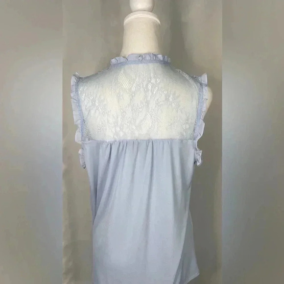 Express sleeveless lace cutout blouse - Picture 4 of 6